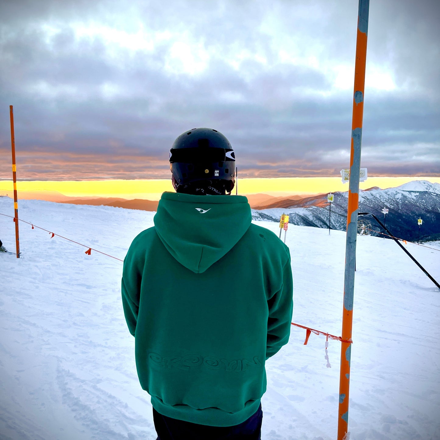 AKAW HOODIE (PINE GREEN)